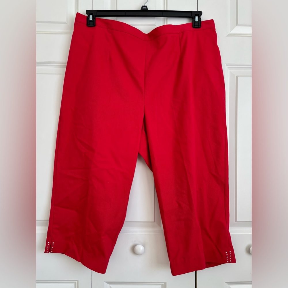 Alfred Dunner Capri Red Pull-on Size 22W Summer Pants Pockets Detail Bottom